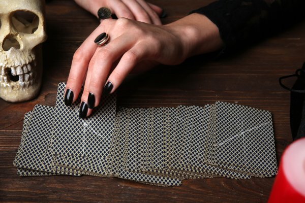 Гадание и предсказание судьбы в Алматы